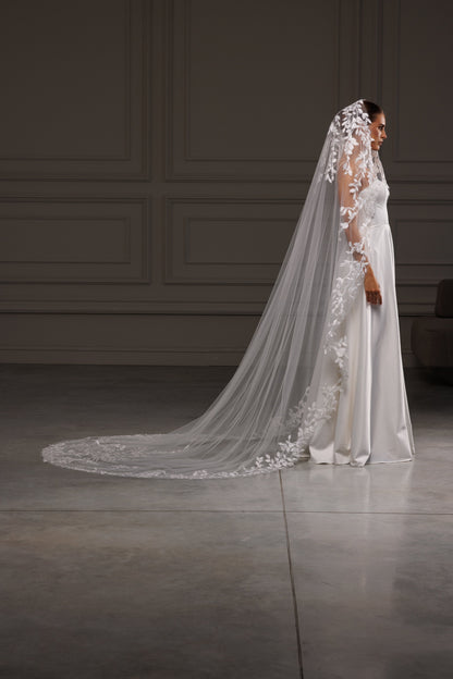 3D Flower Lace Mantilla Veil - view 5