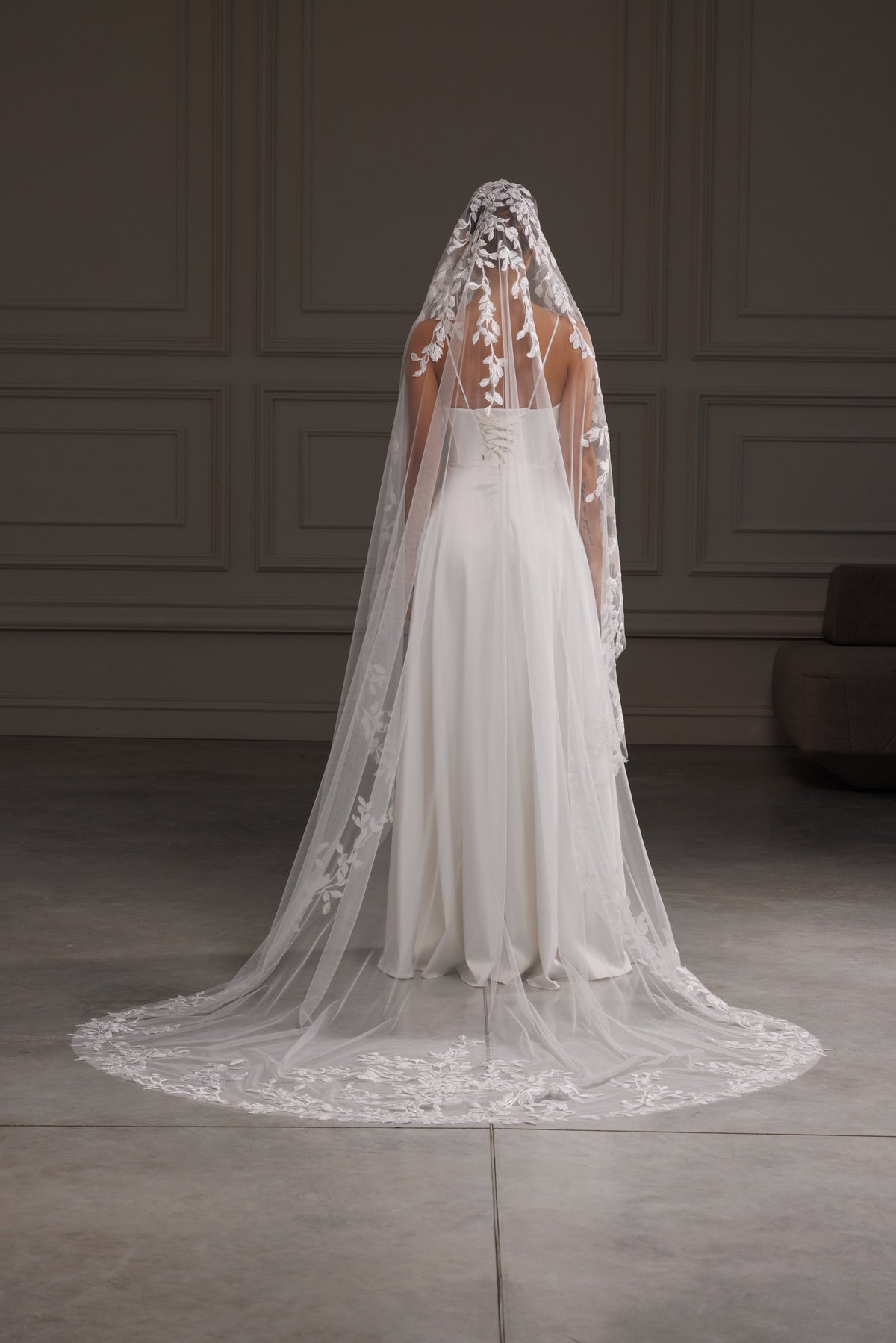 3D Flower Lace Mantilla Veil - view 3