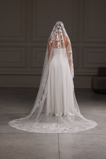 3D Flower Lace Mantilla Veil - view 3