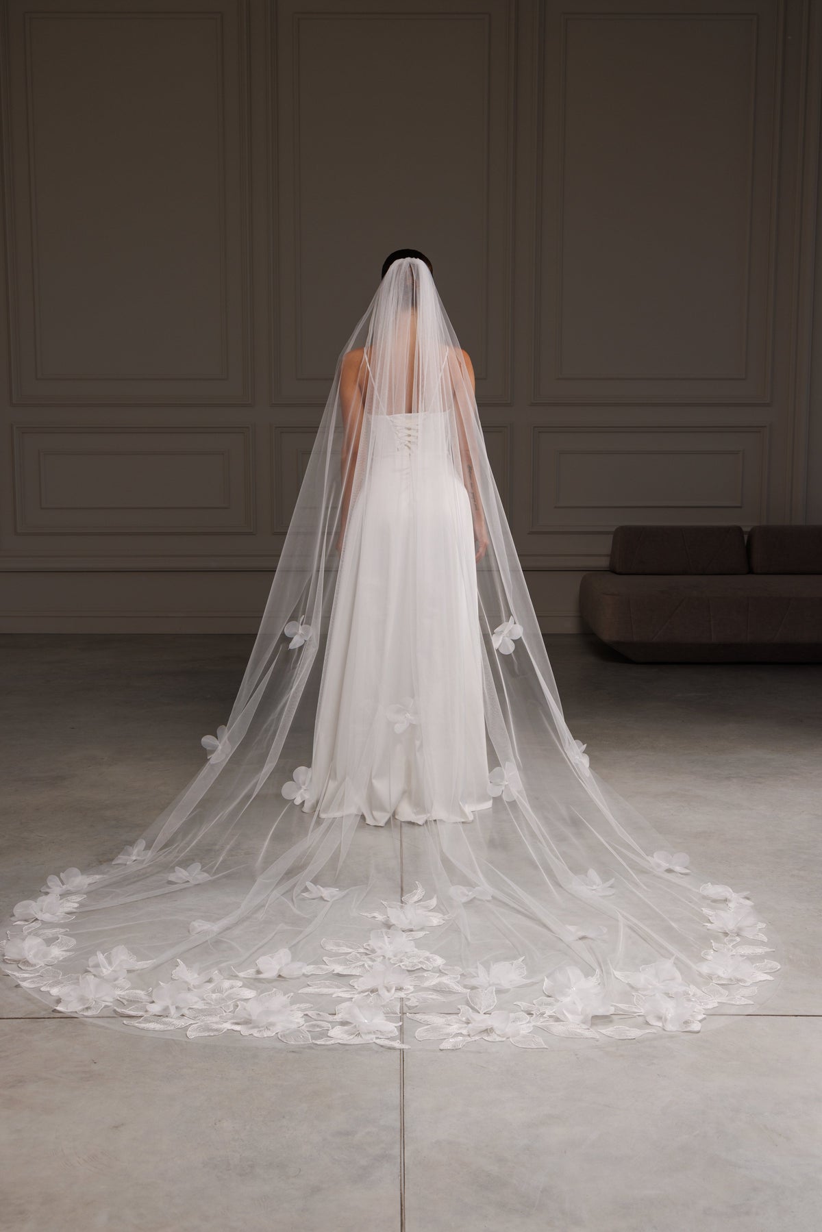 One-Layer Veil with Large 3D Lace Flowers and Sequins - view 1