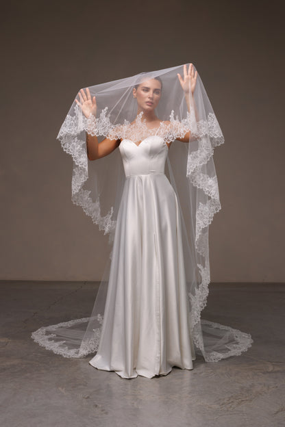 Two-Layer Veil with Chantilly Lace Trim - view 1