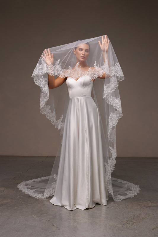 Two-Layer Veil with Chantilly Lace Trim - view 1