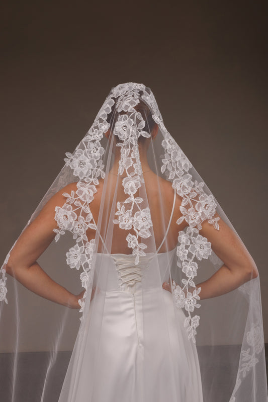 Mantilla Veil with Corded Lace Appliques - view 1