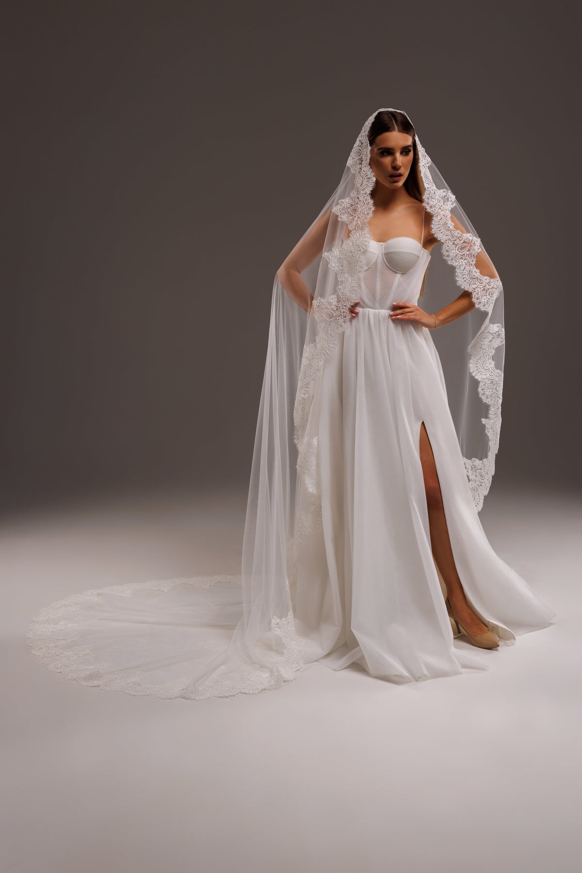 One-Layer Spanish Mantilla Veil with Lace Trim - view 3