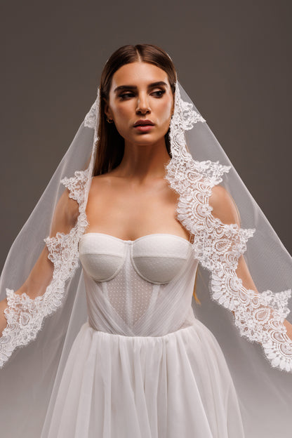 One-Layer Spanish Mantilla Veil with Lace Trim - view 4