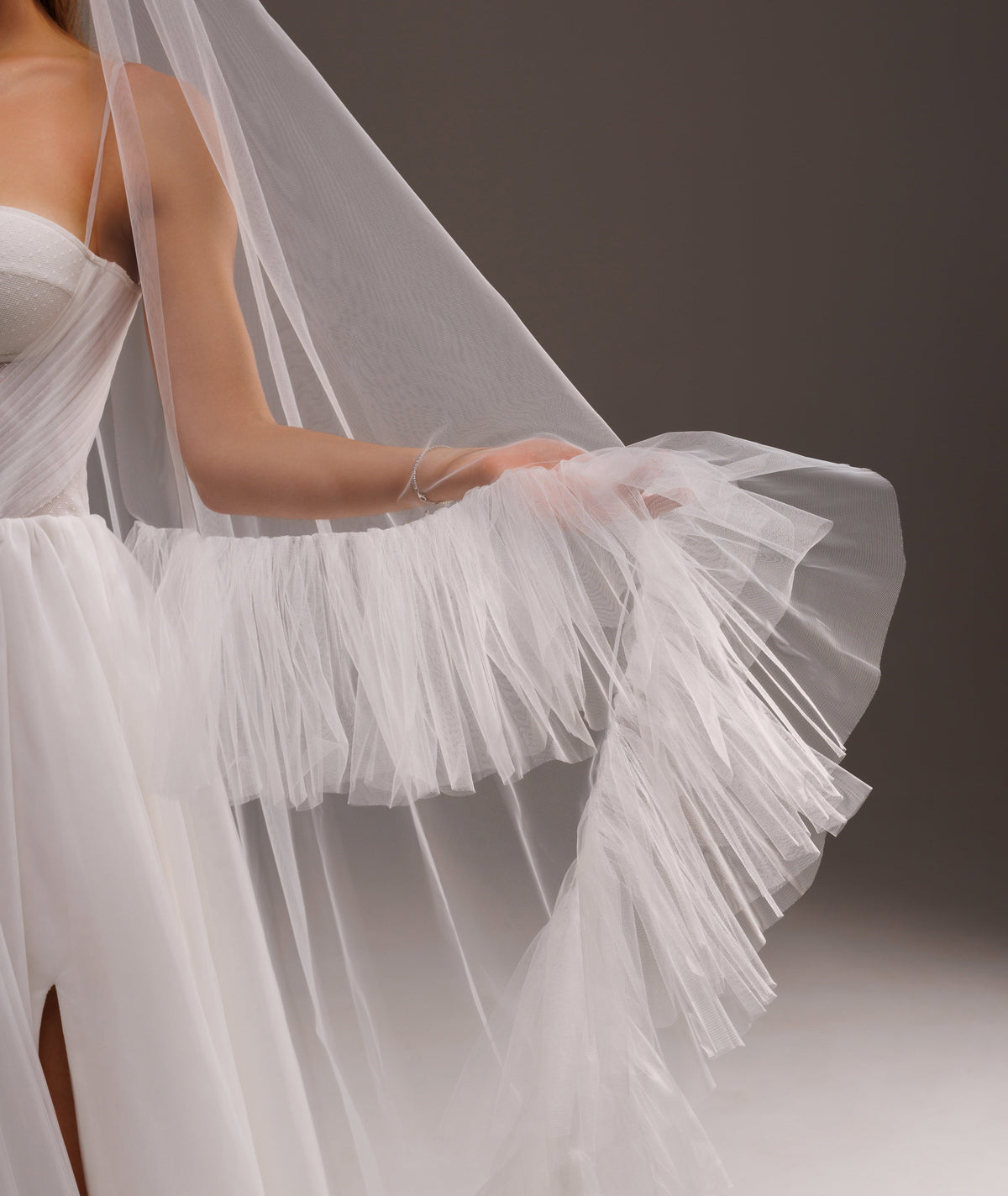 Cathedral Ruffled One-Layer Veil - view 3