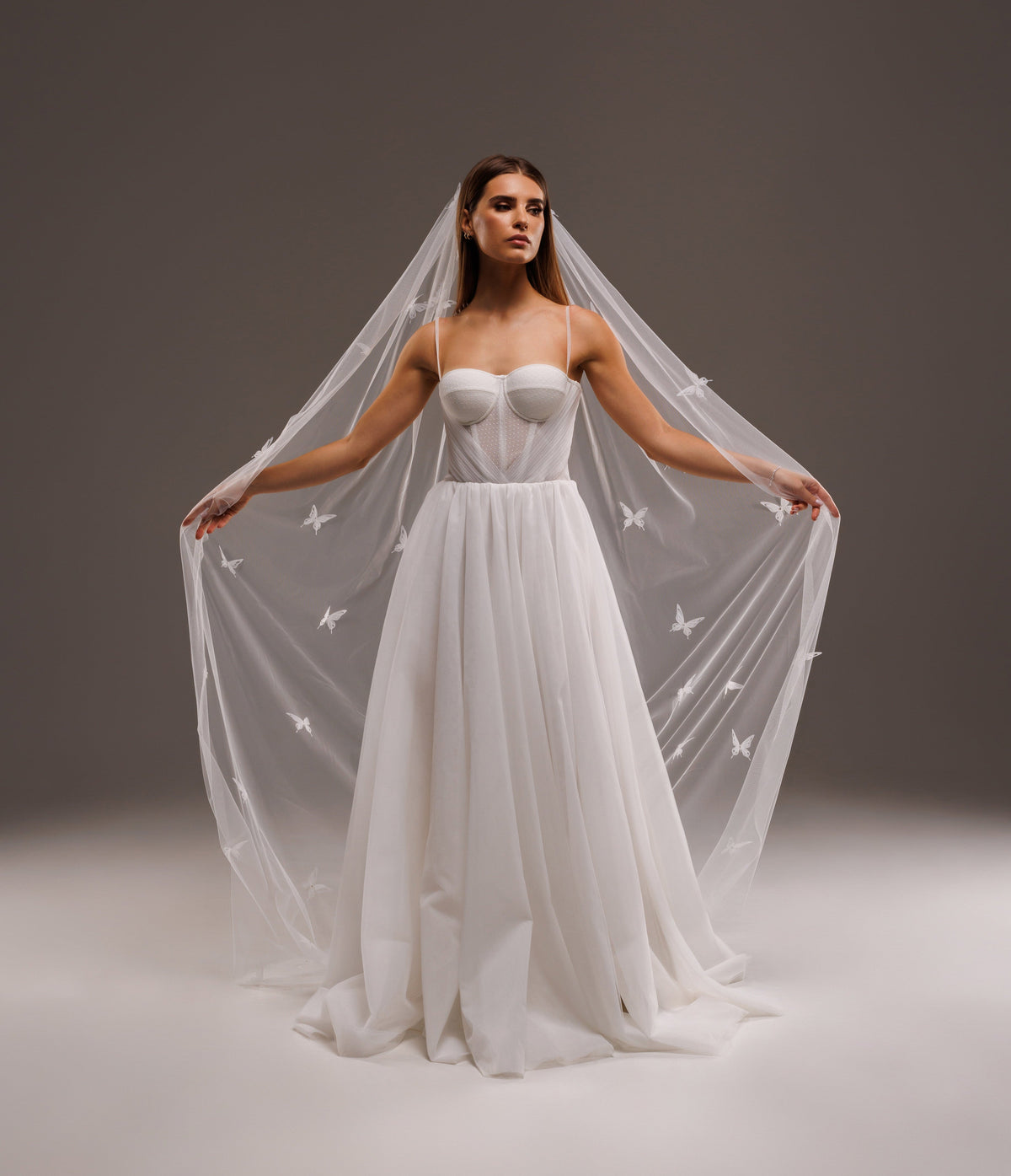 Veil with 3D Organza Butterfly and Pearls - view 3