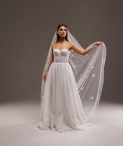 Veil with 3D Organza Butterfly and Pearls - view 4