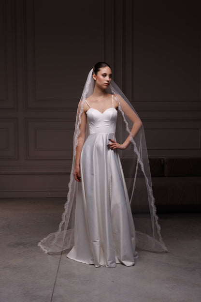 One-Layer Veil with Lace Trim - view 1