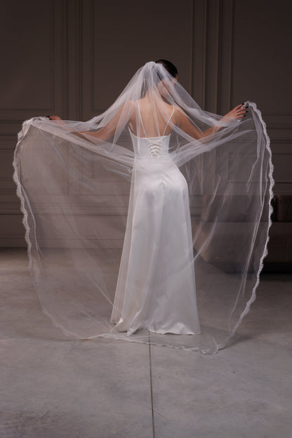 One-Layer Veil with Lace Trim - view 4