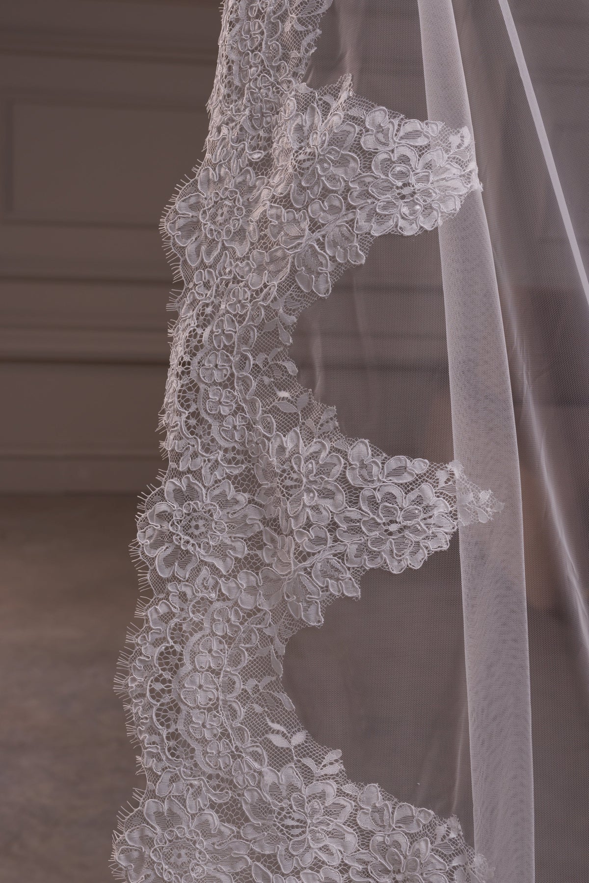 Classic Rounded Mantilla Veil with Lace Trim - view 2