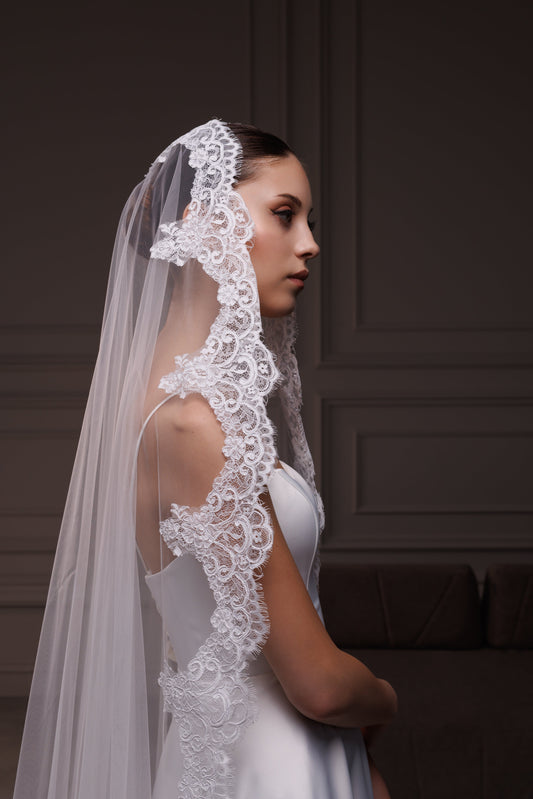 Spanish Mantilla Veil with Lace Trim in Light Ivory - view 1