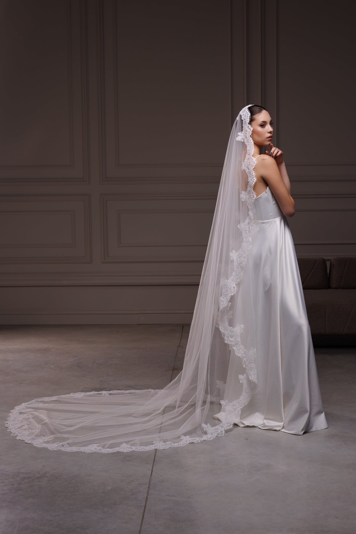 Spanish Mantilla Veil with Lace Trim in Light Ivory - view 3