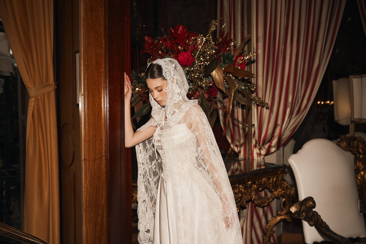 Chantilly Lace Bridal Cape with Hood - view 4