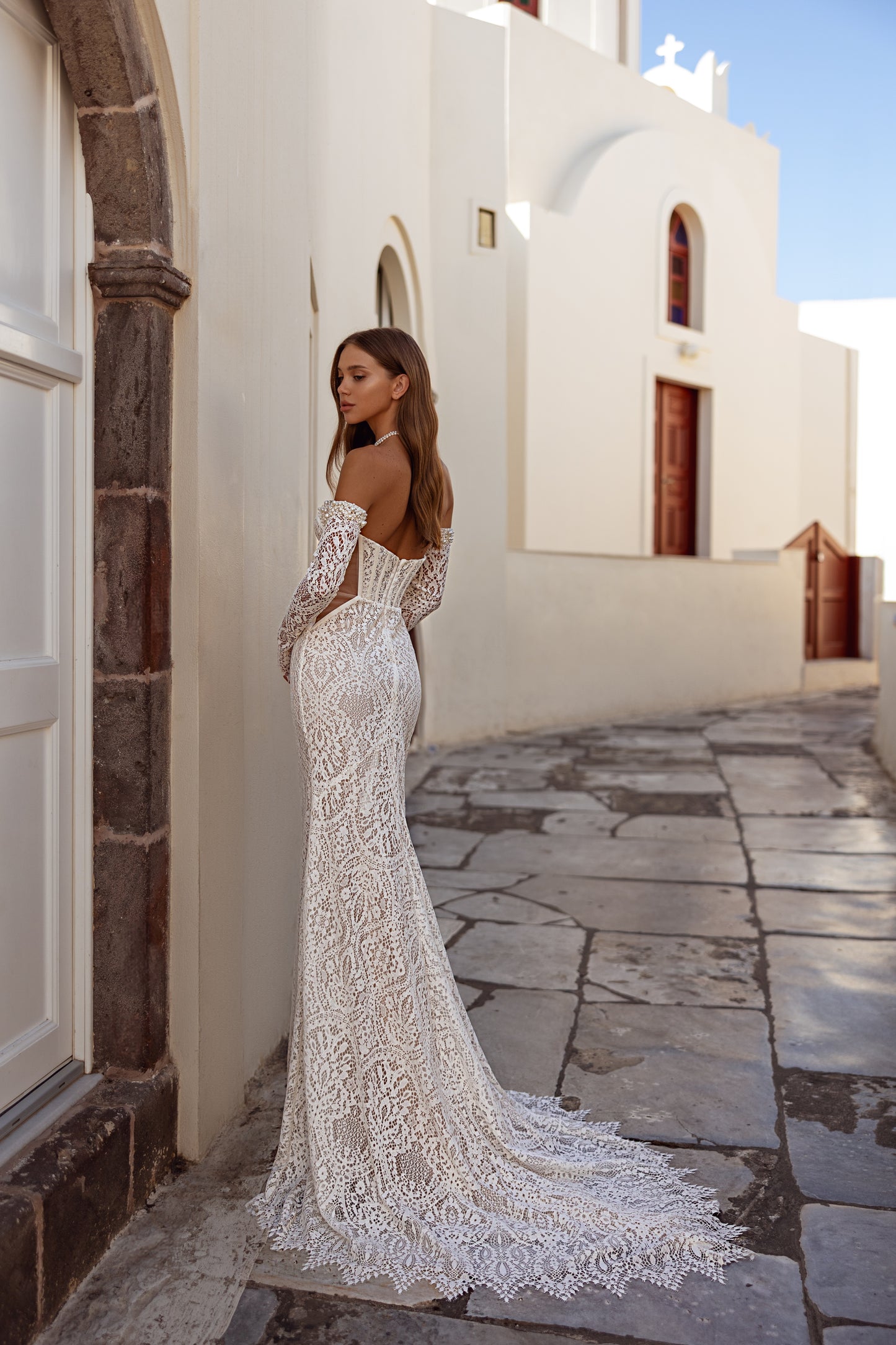 Mermaif Fit and flare Remobavle long sleeve Sweetheart neckline Open straight back Illusion waist cut Sweep train Lace Wedding dress