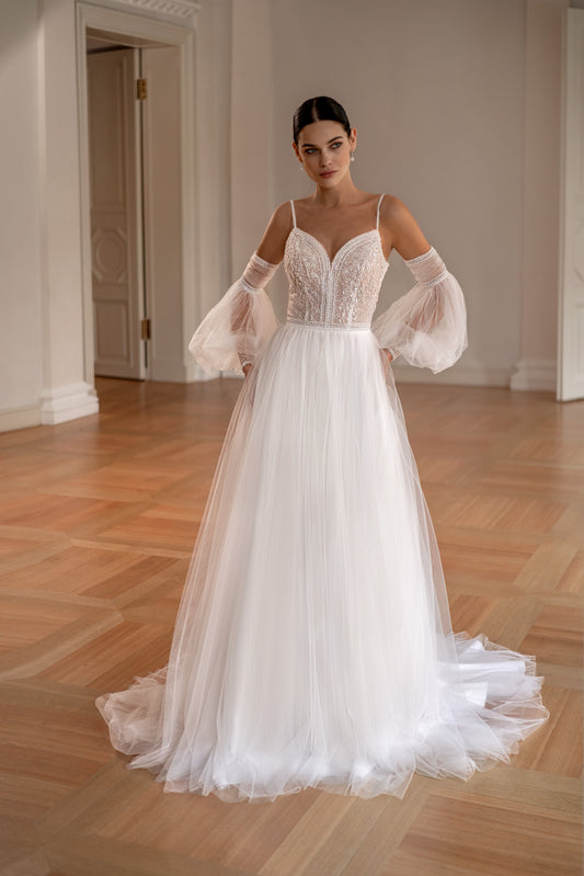 Romantic boho wedding dress with removable lantern sleeves