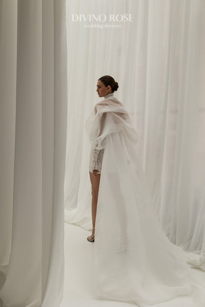 Mini wedding dress with lace and Watteau train