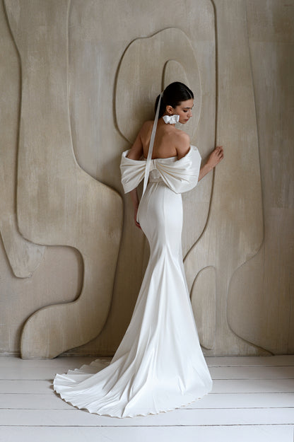 Minimalist mikado mermaid wedding dress with sweetheart neckline