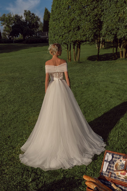 Mini wedding dress with A-line skirt & detachable tulle train