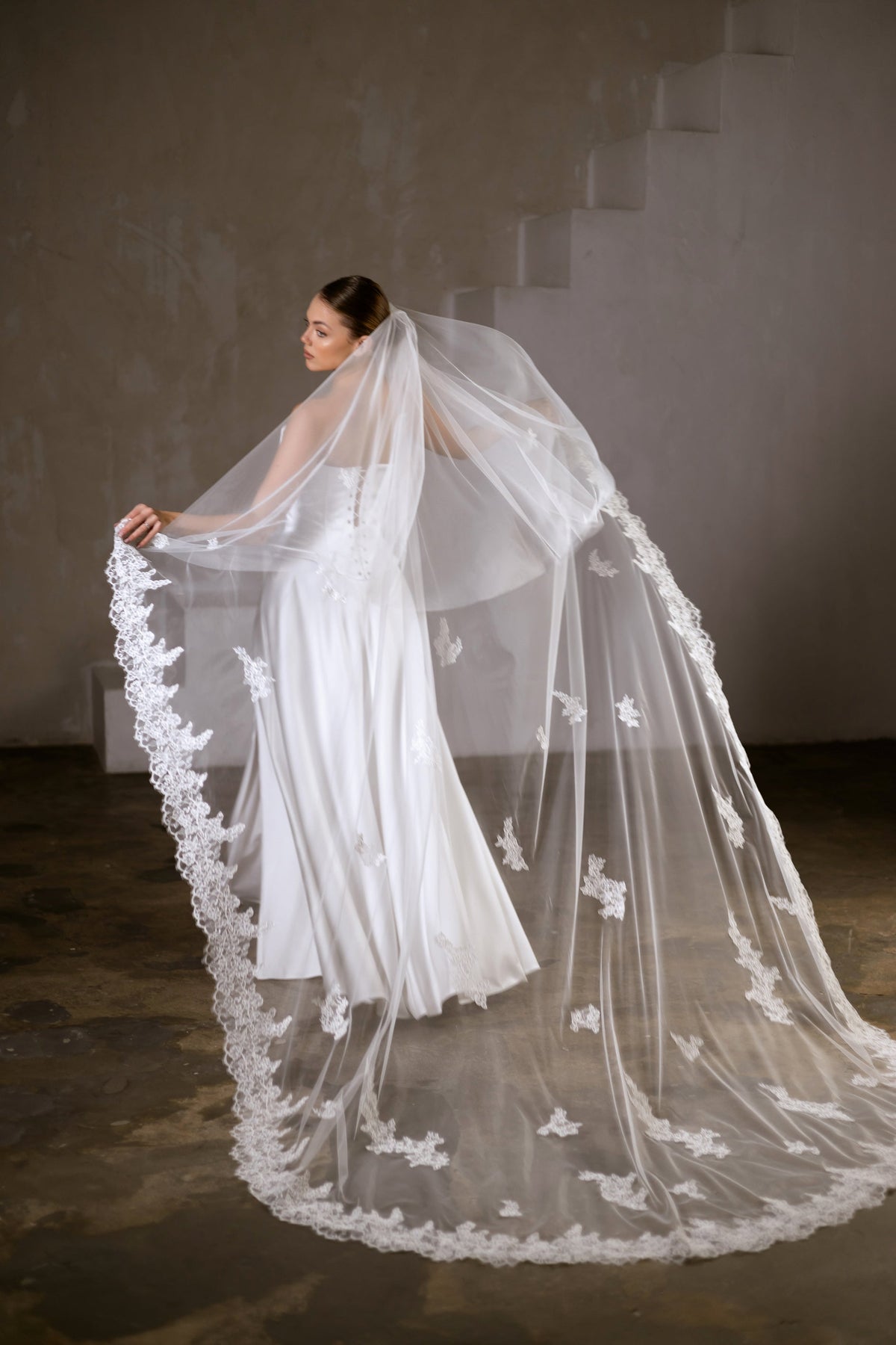 Two-Layer Drop Veil with Lace Appliques and Lace Border - view 1