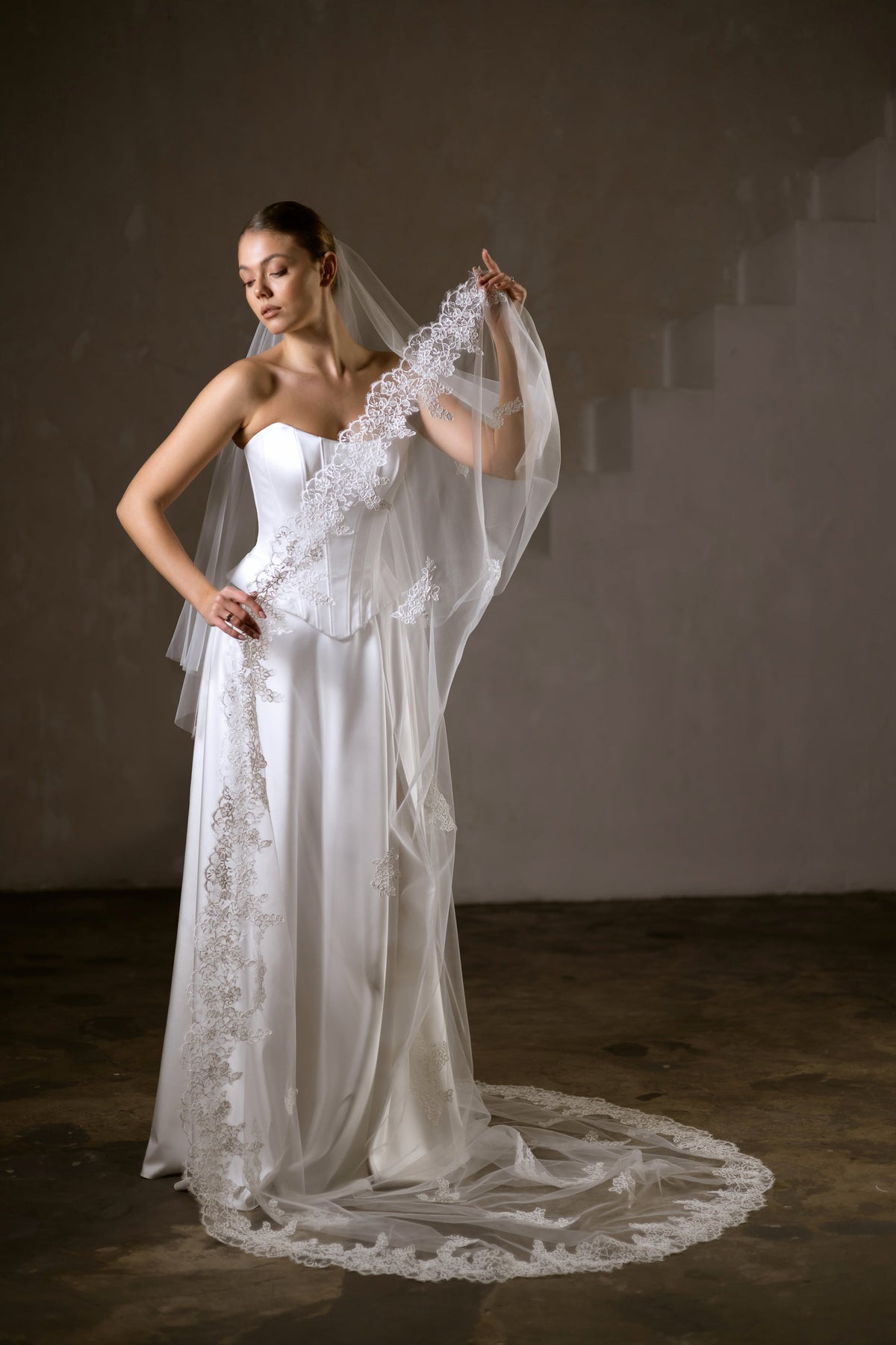 Two-Layer Drop Veil with Lace Appliques and Lace Border - view 3