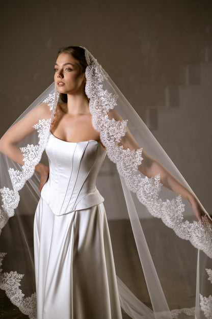 One-Layer Mantilla Veil with Lace Hem - view 4