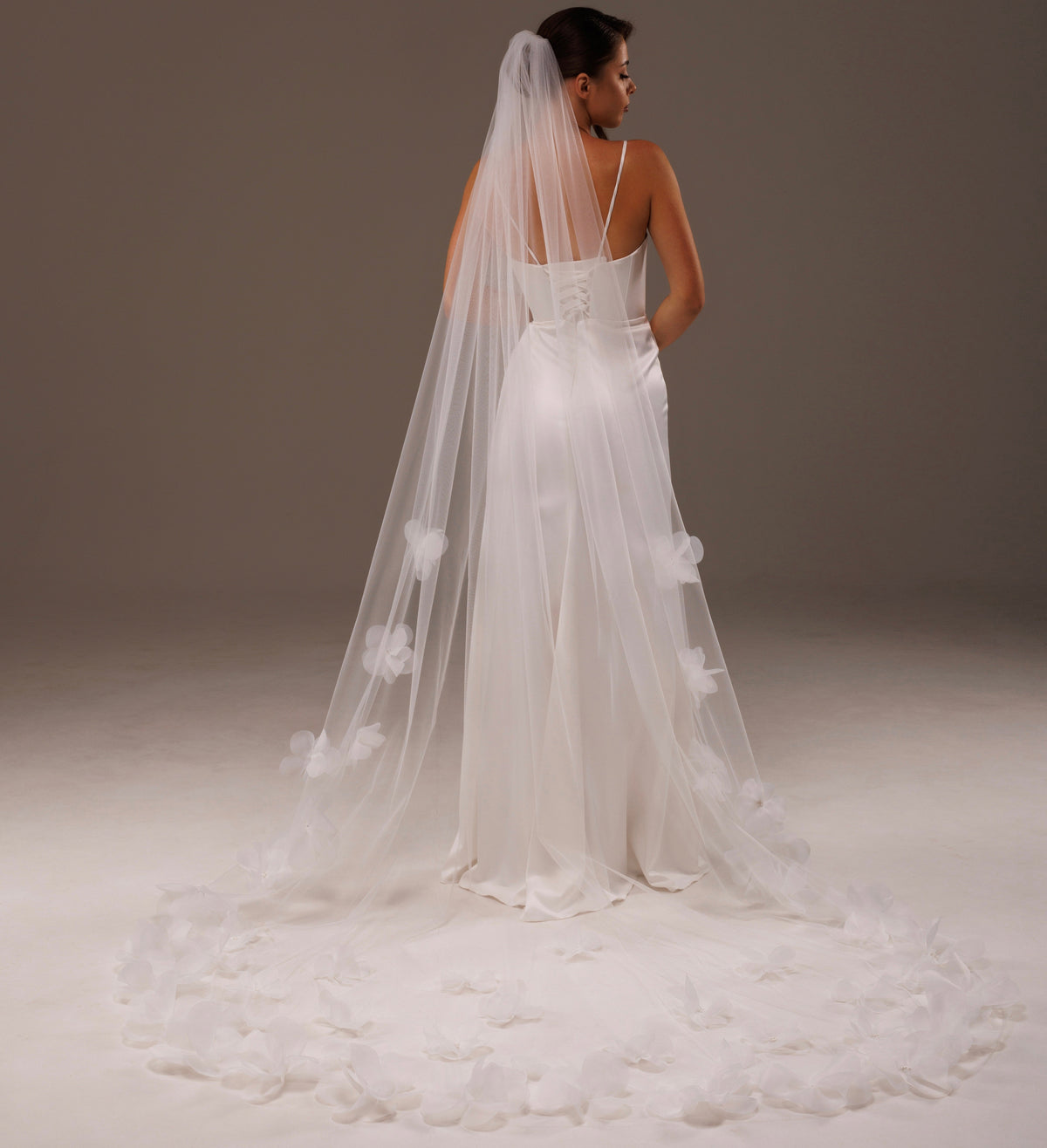 Veil with 3D Flower Buds, Pearls and Blusher - view 2