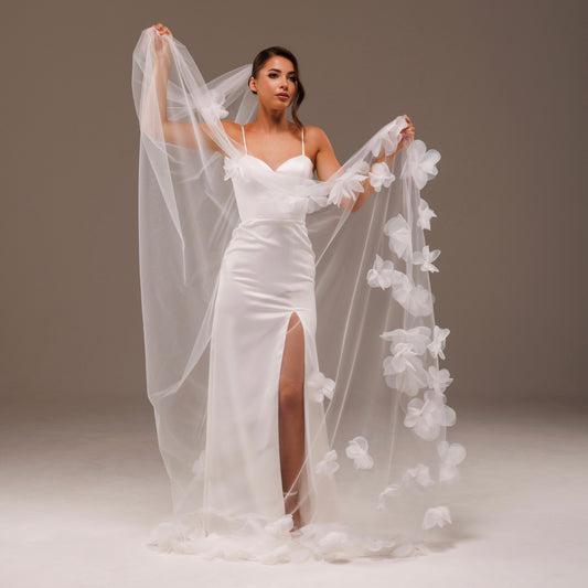 Veil with 3D Flower Buds, Pearls and Blusher - view 1