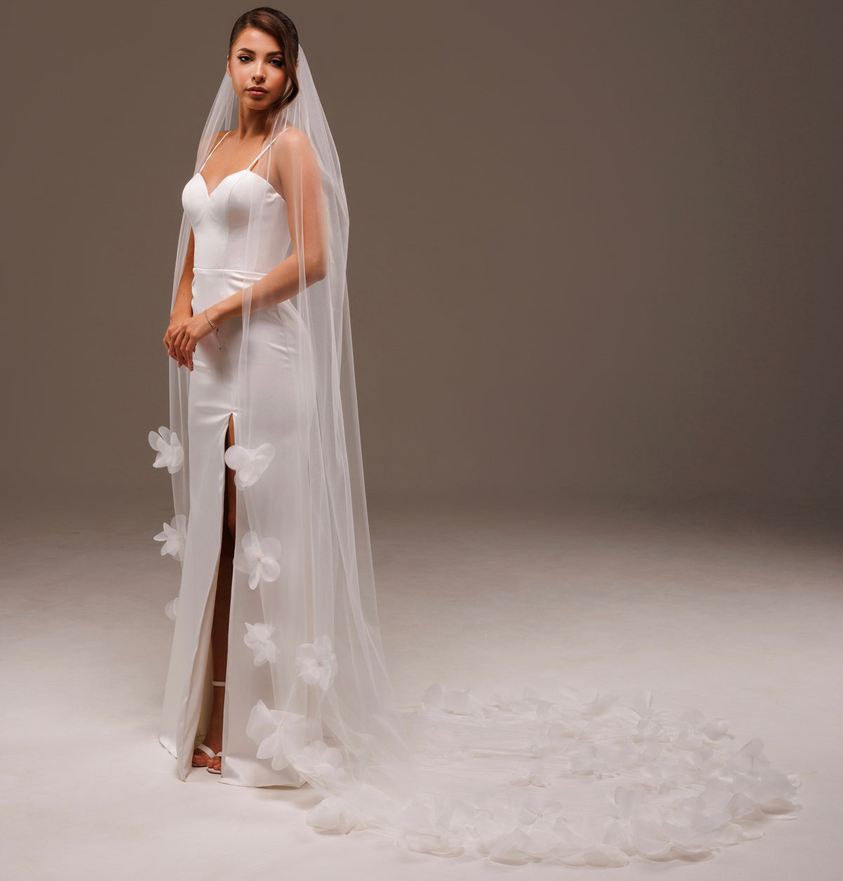 Veil with 3D Flower Buds, Pearls and Blusher - view 3
