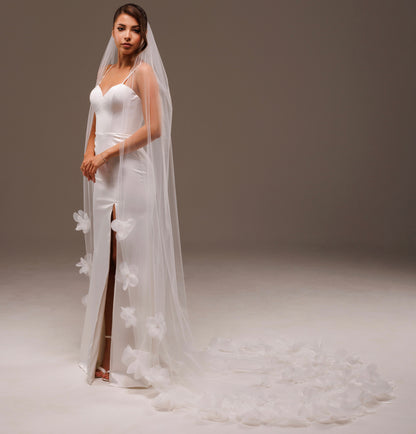 Veil with 3D Flower Buds, Pearls and Blusher - view 3