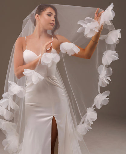 Two-Layer Veil with 3D Flower Buds and Pearls - view 1