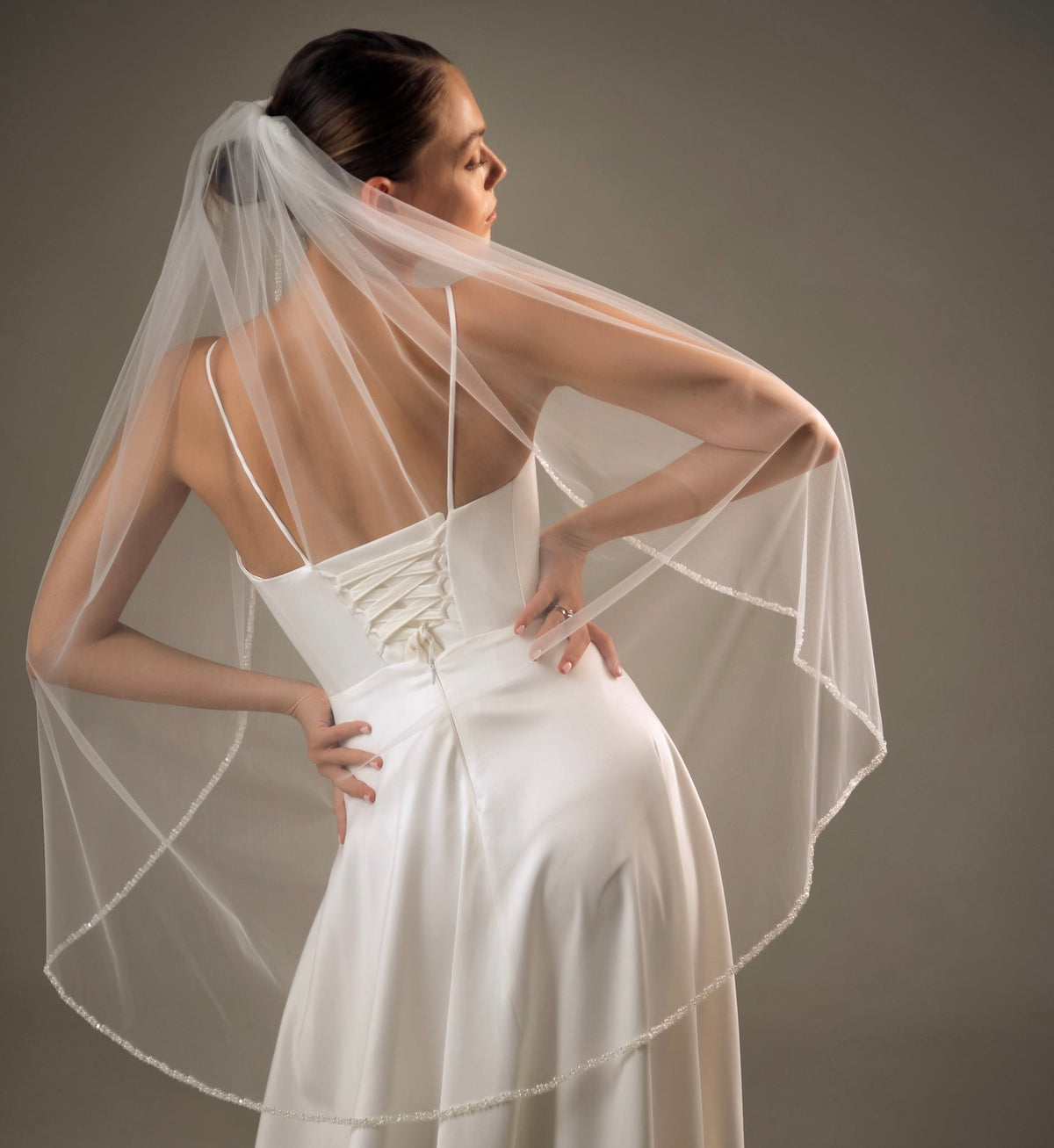 Veil with Small Pearls and Clear Crystal Edge - view 2
