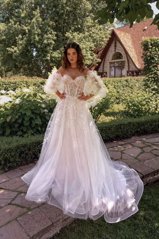 Sleeveless wedding dress with sweetheart neckline & open back