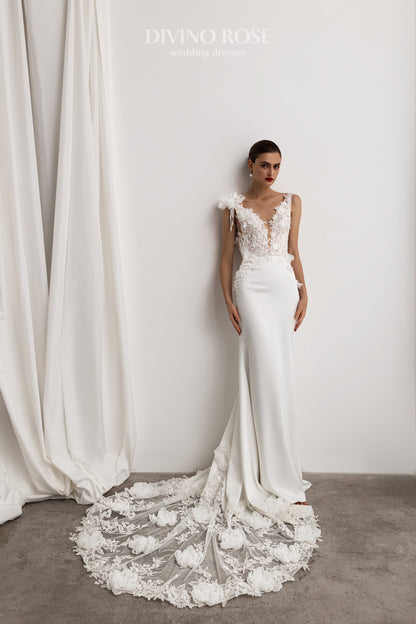 Mermaid wedding dress with deep-V neckline and fishtail train