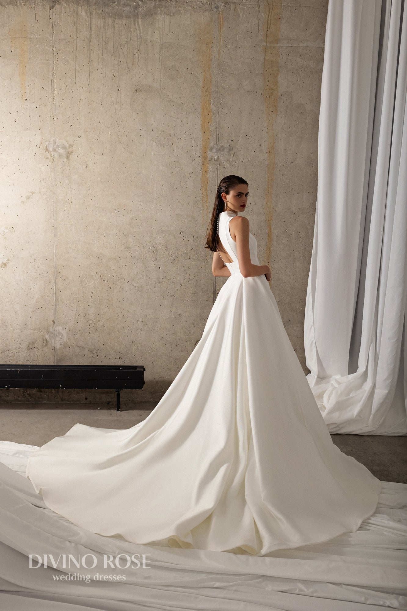 Minimalist halter neckline A-line wedding dress with chapel train