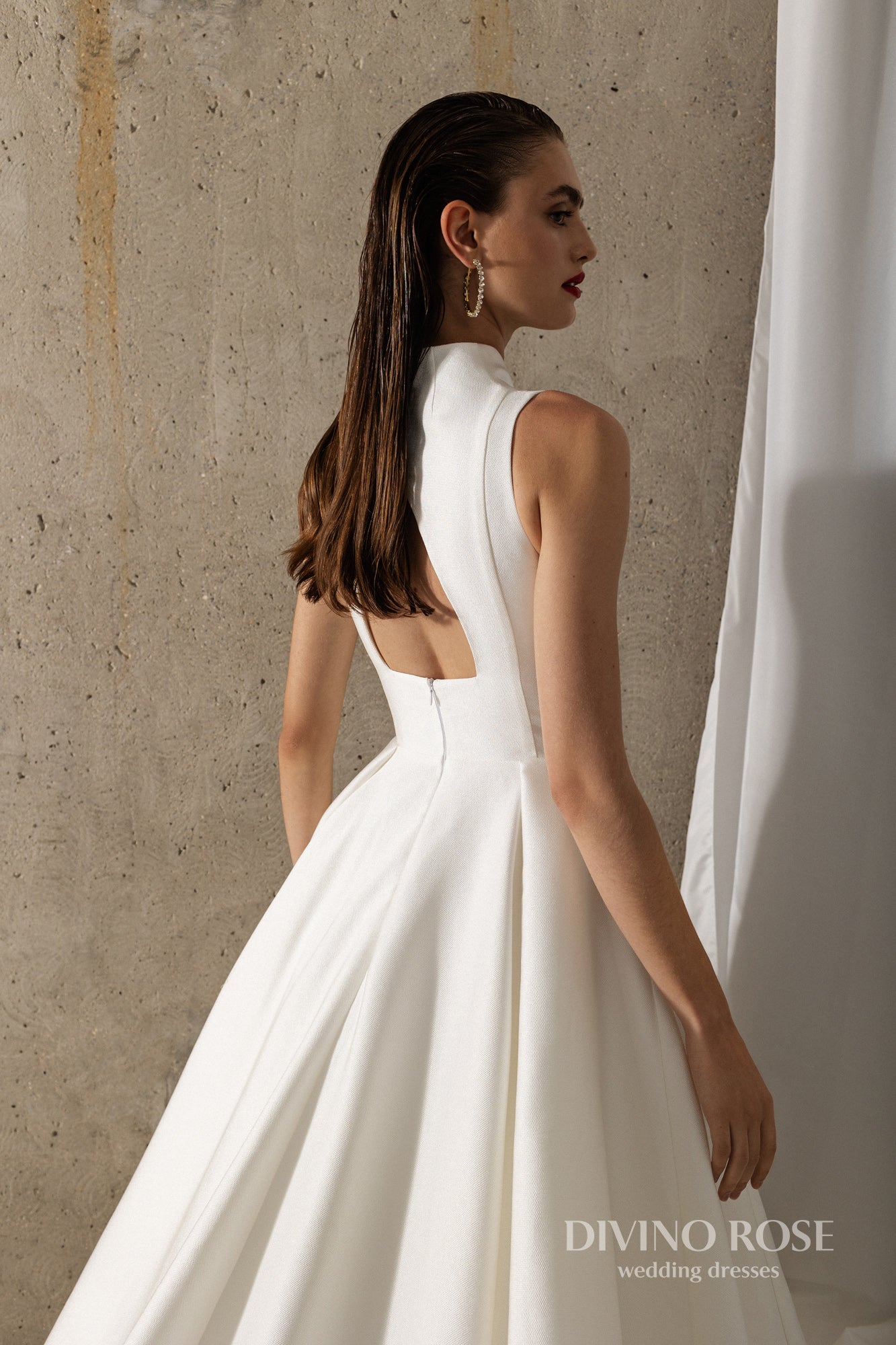 Minimalist halter neckline A-line wedding dress with chapel train
