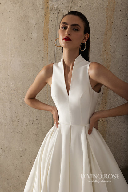 Minimalist halter neckline A-line wedding dress with chapel train