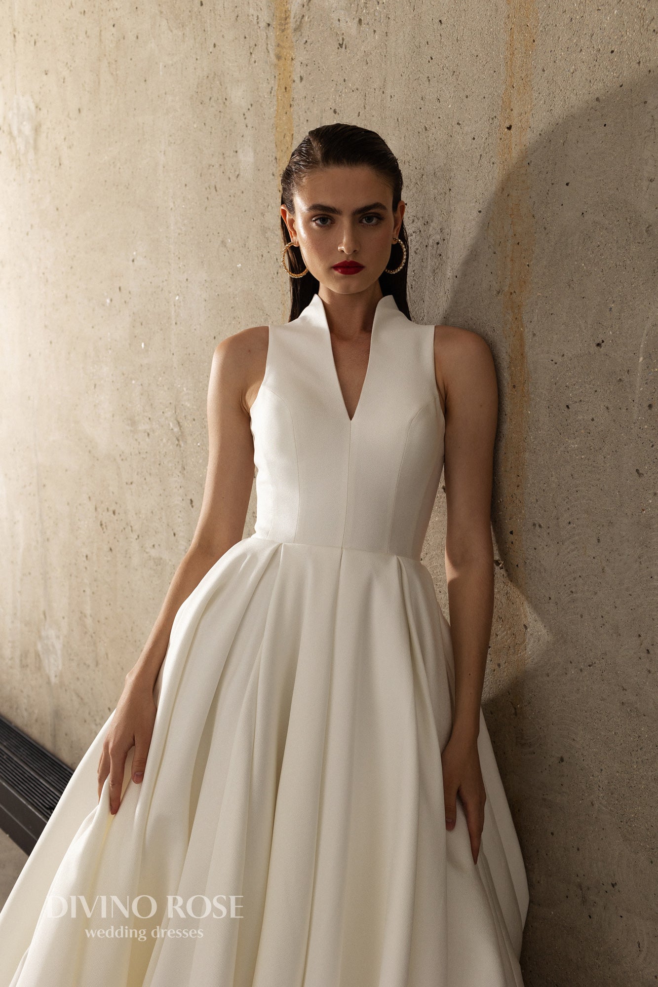 Minimalist halter neckline A-line wedding dress with chapel train