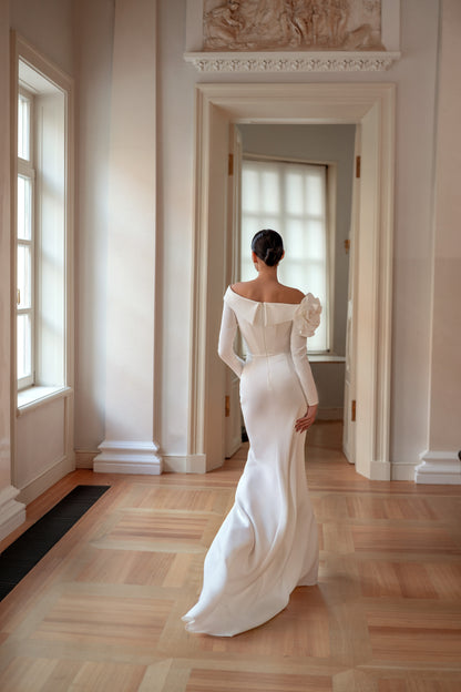 Minimalist mermaid wedding dress with 3D floral and sweep train