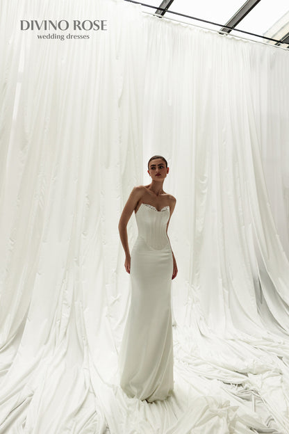 Sheath mermaid wedding dress with sweetheart neckline and sweep train