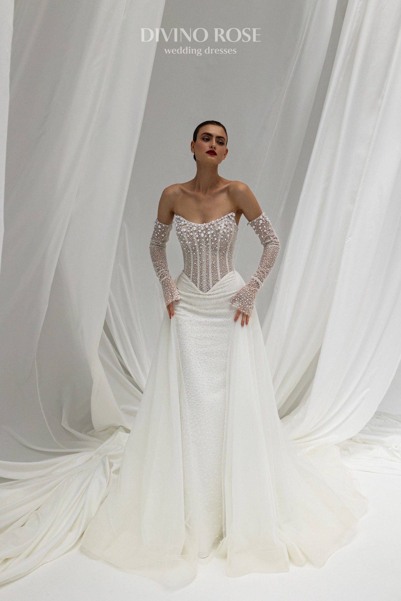 Mermaid Corset Wedding Dress WITH Boat Neckline and Glitter 12 / Dress WITH DETACHABLE TRAIN