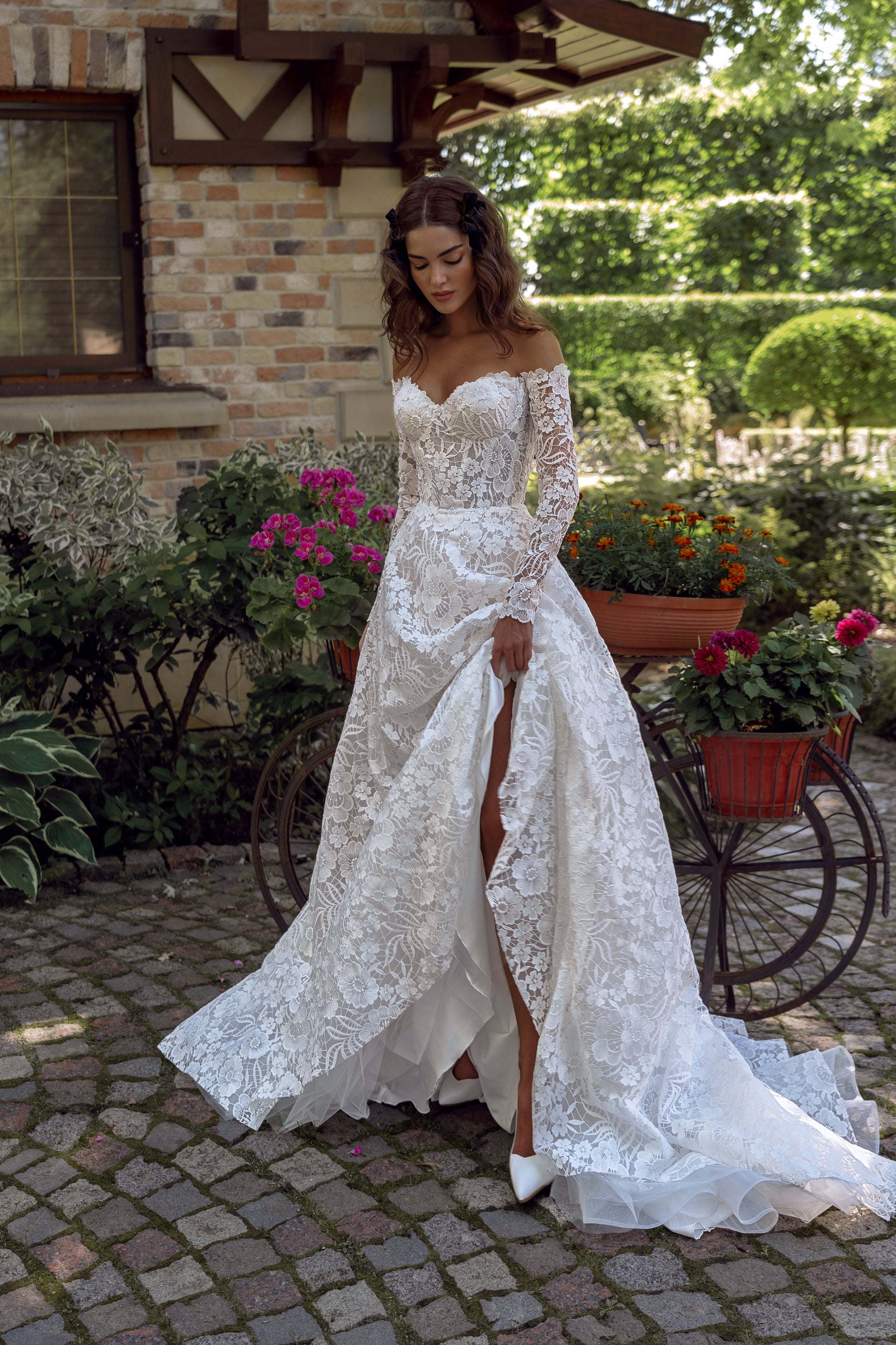 long lace train wedding dress Romantic A-Line Off-the-Shoulder Chapel – Think Bridal ProductID: 106452 Black & White Dress button back enhances the Color:156#-Mint green