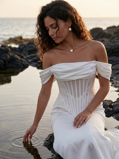 Satin and Lace Mermaid Wedding Dress with Removable Skirt — Illusion 2027, photograph 3