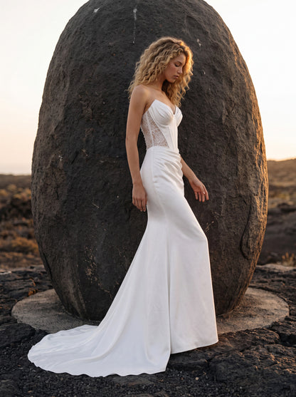 Satin and Lace Mermaid Wedding Dress with Sweetheart Corset — Illusion 2027, photograph 4