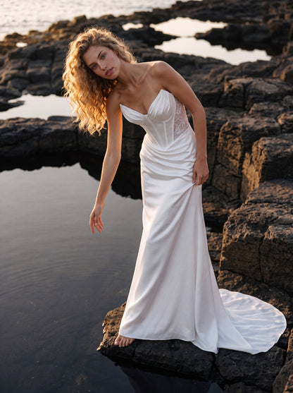 Satin and Lace Mermaid Wedding Dress with Sweetheart Corset — Illusion 2027, photograph 7