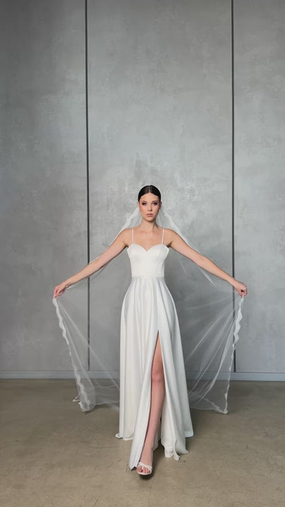 One-Layer Veil with Lace Trim - video