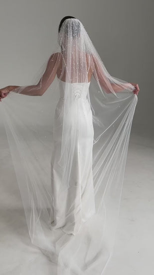 Veil with Pearls Concentrated at the Top - video