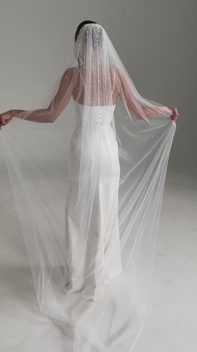Veil with Pearls Concentrated at the Top - video