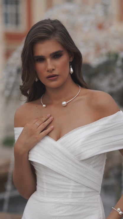 Mermaid wedding dress with off-the-shoulder sleeves and slit