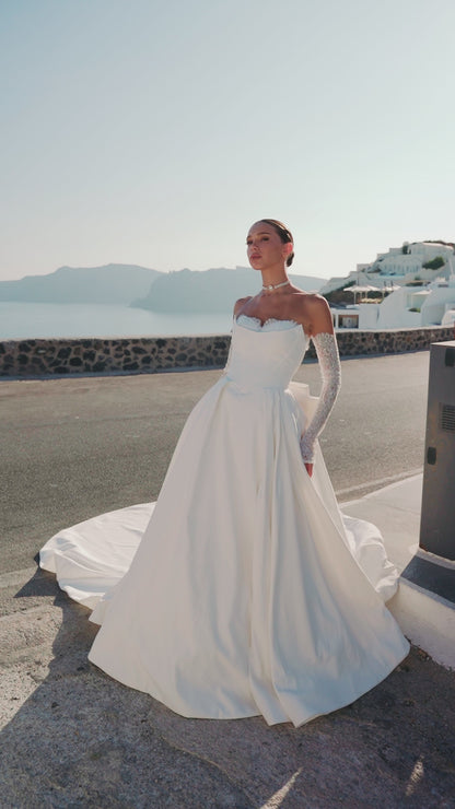 Princess wedding dress with removable sleeves